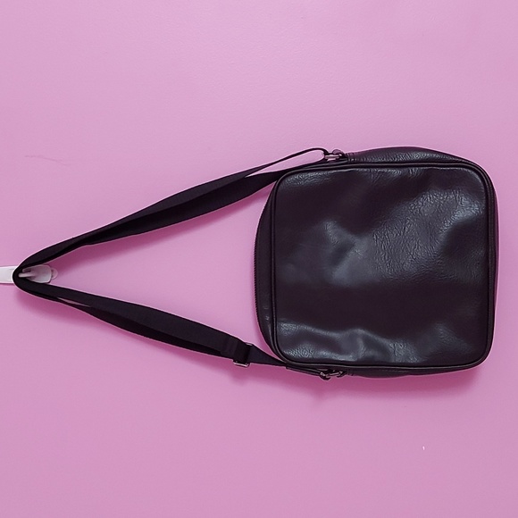 Matt & Nat Cross Body Bag - Picture 2 of 3